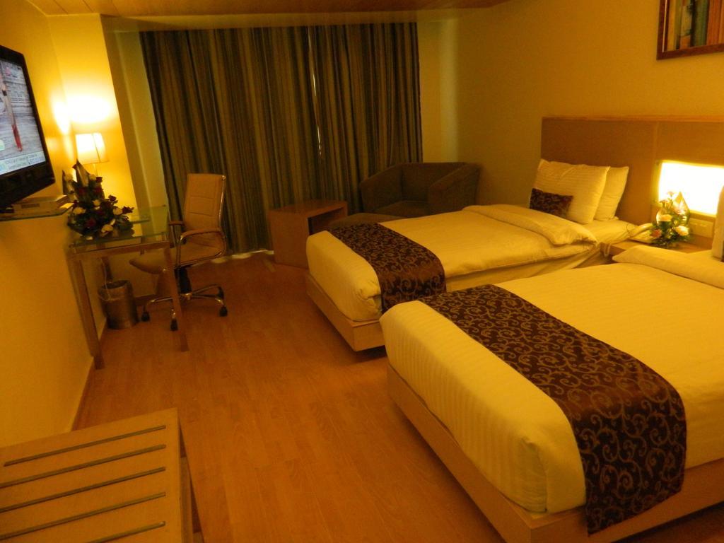 Park Maple Hotel Amritsar Exterior foto