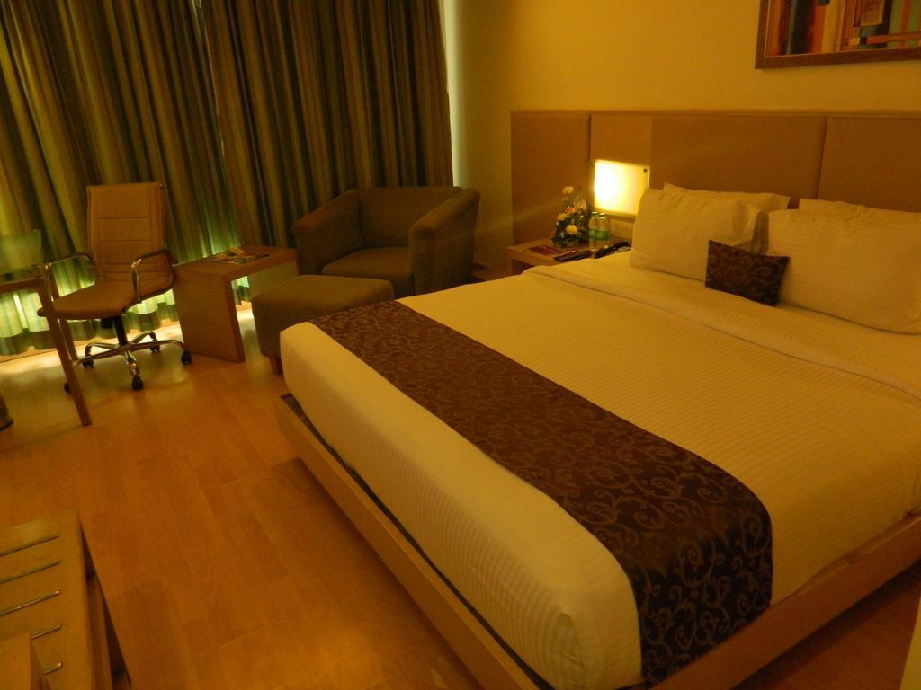 Park Maple Hotel Amritsar Exterior foto